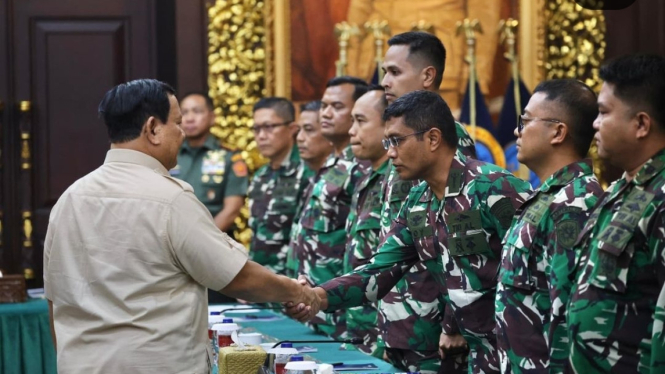 menhan-prabowo-akan-berangkatkan-40-tenaga-kesehatan-tni-untuk-bantu-korban-perang-gaza_7ac994d.jpg