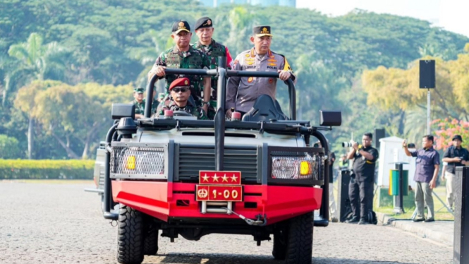 pimpin-apel-pengamanan-pelantikan-prabowo-gibran-panglima-tni-ke-pasukan-waspadai-potensi-ancaman_01b1d90.jpg