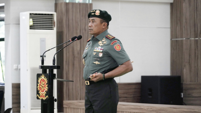 4-831-prajurit-kostrad-naik-pangkat-ini-kata-pangkostrad-letjen-tni-mohamad-hasan_da7d3c6.jpg