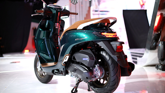 adu-fitur-dan-harga-skuter-matic-premium-honda-stylo-160-vs-yamaha-grand-filano_12b9c8a.jpg