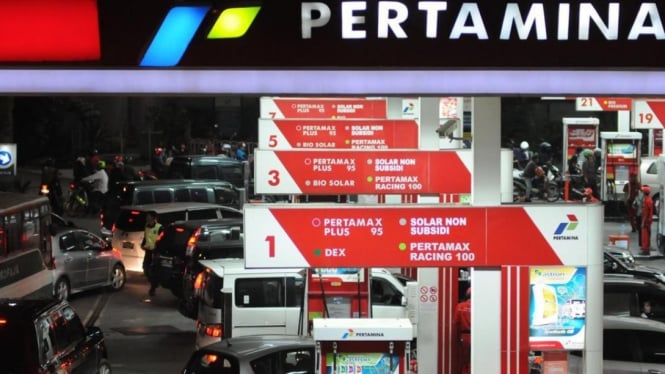 harga-bbm-pertamina-resmi-turun-per-1-oktober-2024-pertamax-jadi-rp12-100_83b1beb.jpg