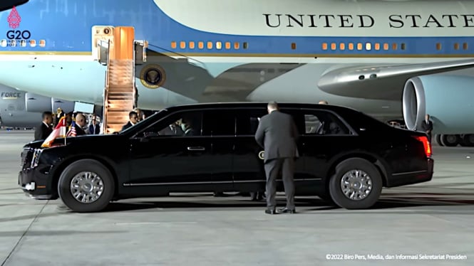 presiden-donald-trump-kembali-pakai-mobil-the-beast-benteng-berjalan-seharga-rp24-miliar_f7dd487.jpg