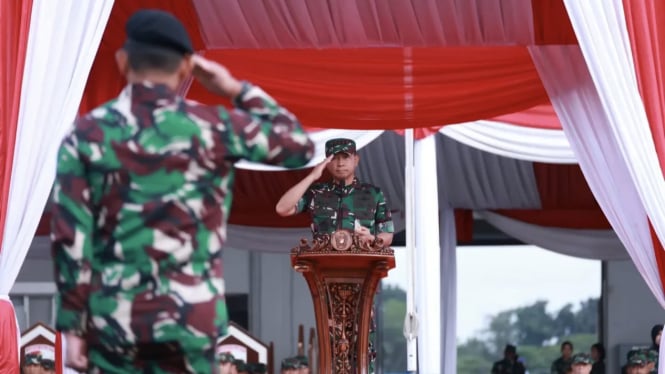 342-kontingen-patriot-tni-yang-berhasil-harumkan-nama-indonesia-di-india-tiba-di-jakarta_d6fde47.jpg