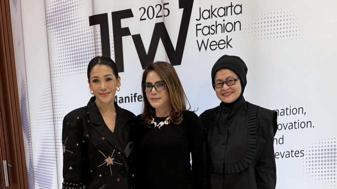 desain-berani-isshu-di-jakarta-fashion-week-2025-apa-pesan-di-baliknya_2c4bd40.jpg