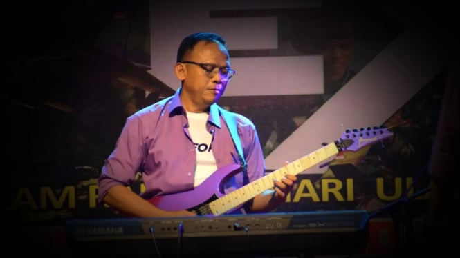 gak-nyangka-gitaris-band-rock-ini-ternyata-kolonel-intel-kakap-tni_15aa10c.jpg