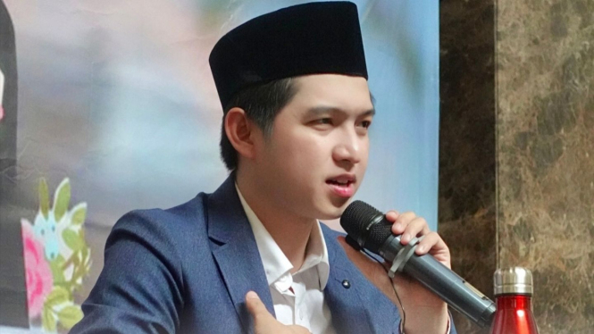 ini-rencana-ustaz-dennis-lim-untuk-berangkatkan-haji-penjual-es-viral-sunhaji_f31af3a.jpg