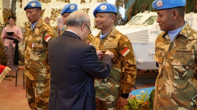 membanggakan-satgas-tni-konga-unifil-2024-2025-terima-2-medali-penghargaan-dari-pbb-di-lebanon_65898a4.jpg