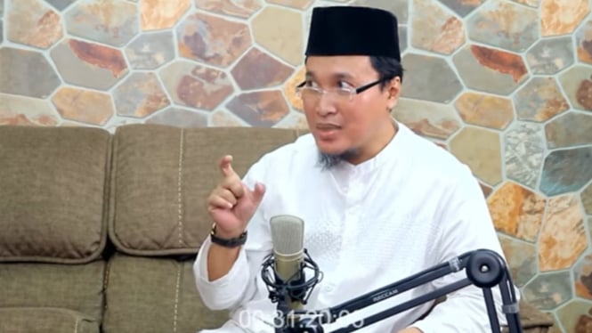 pakar-filologi-soal-nasab-habib-di-indonesia-tokoh-ubaydillah-bin-ahmad-bin-isa-tidak-ada_b7a0aa7.jpg