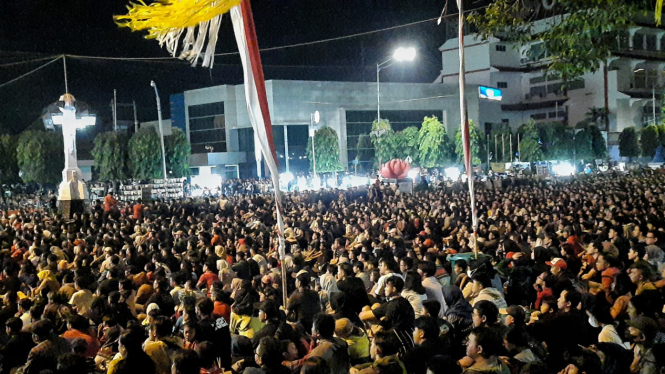 pemkot-solo-gelar-nobar-timnas-indonesia-vs-australia-di-depan-eks-kantor-gibran_af34f65.jpg