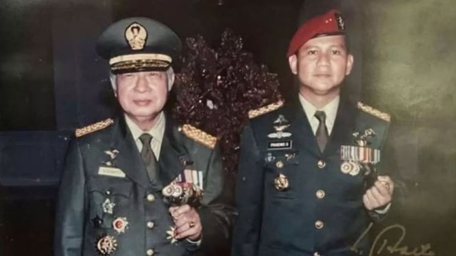 prabowo-kenang-momen-kepalanya-digetok-soeharto-bowo-saya-titip-tiga-hal_ffc2ae1.jpg