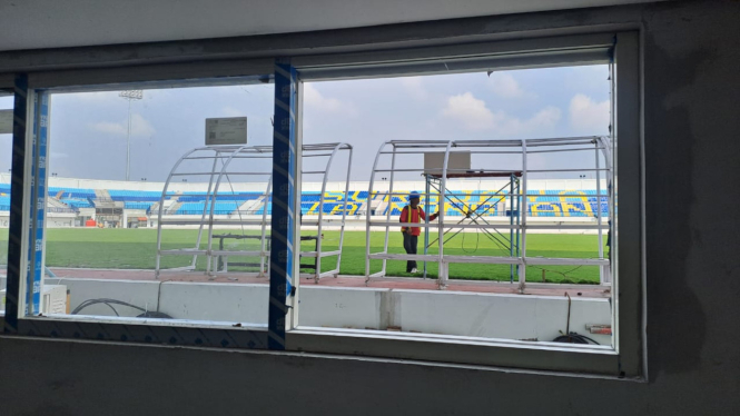 renovasi-stadion-surajaya-lamongan-akan-segera-rampung_9222df9.jpg