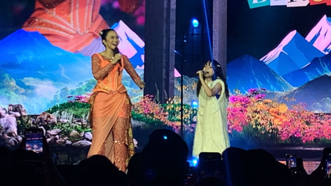 ruth-sahanaya-hingga-gempi-jadi-kejutan-manis-di-konser-yura-yunita-bingah_e463979.jpg