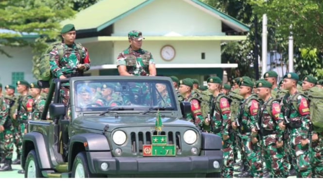 satgas-pamtas-bradjamusti-kostrad-kembali-ke-barak-pangdam-xii-tjp-mereka-pulang-dengan-kehormatan_e252c09.jpg