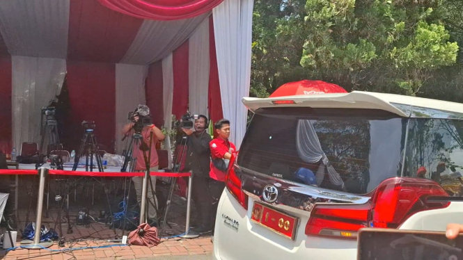 toyota-sebut-prabowo-subianto-suka-mobil-warna-putih-bakal-jadi-tren_24d9c29.jpg