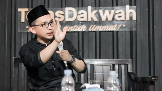 ustadz-hilmi-firdausi-bingung-jelaskan-ke-anaknya-soal-arti-kata-ndas-mu-yang-diucapkan-presiden-prabowo_cb4e0a0.jpg