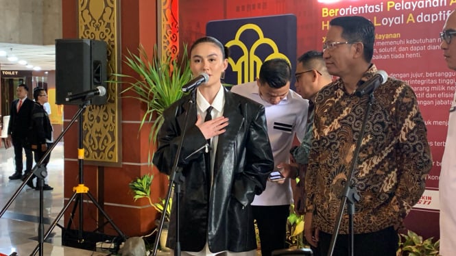 agnez-mo-sambangi-kementerian-hukum-buntut-kasus-dengan-ari-bias-bahas-apa_e9a51d6.jpg