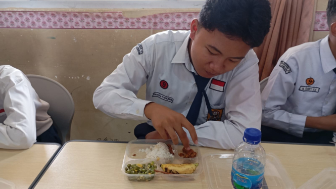 anak-sekolah-keluhkan-makan-bergizi-gratis-kurang-enak-badan-gizi-nasional-singgung-soal-ini_1bc69de.jpg