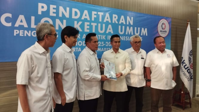 anindya-bakrie-serahkan-berkas-pencalonan-jadi-ketum-pb-akuatik-indonesia-2025-2029_441fe36.jpg