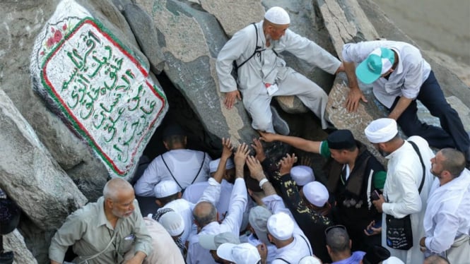 arab-saudi-bangun-kereta-gantung-menuju-gua-hira-rampung-2025_a296007.jpg