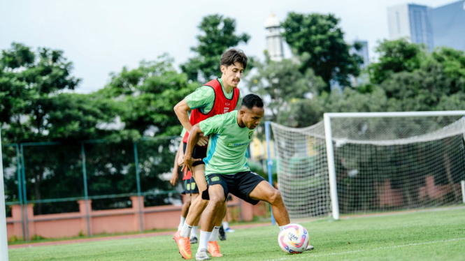 cara-pemain-persebaya-jaga-suasana-tim-tetap-kondusif-di-tengah-kuatnya-tekanan_07c58df.jpg