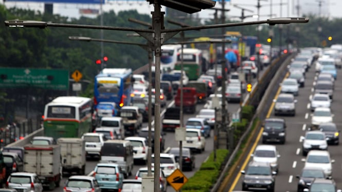 deretan-teknologi-di-jalan-tol-yang-memudahkan-para-pemudik_7c66947.jpg