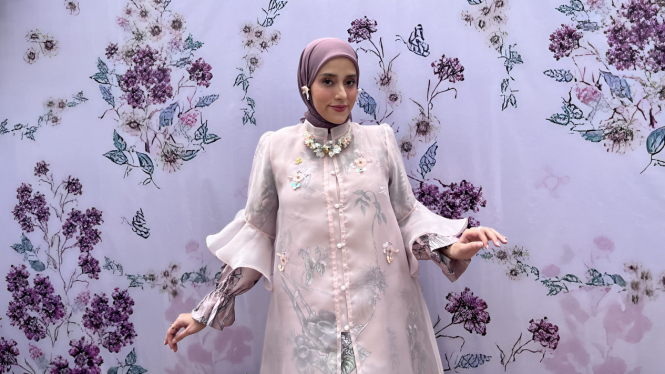 fairuz-a-rafiq-bagikan-tips-pilih-baju-muslim-nyaman-tapi-tetap-cantik-dan-sopan_b37ebd8.jpg