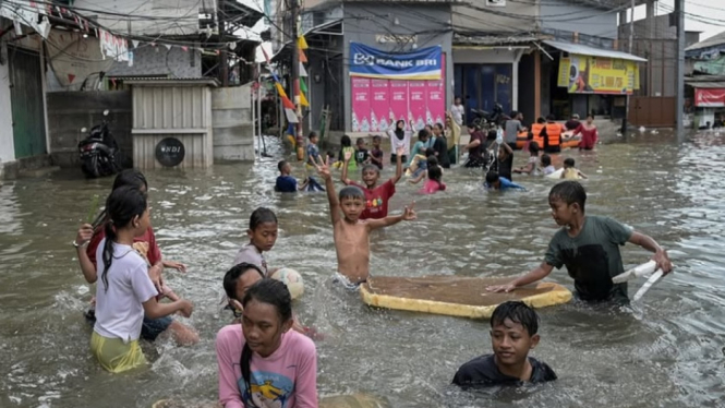 jangan-panik-ini-5-spot-terbaik-yang-aman-untuk-menyelamatkan-barang-berharga-dari-banjir_f71a1fe.jpg