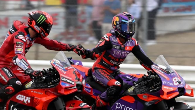 makin-panas-ini-skenario-martin-dan-bagnaia-agar-bisa-jadi-juara-dunia-motogp-2024_bcc8505.jpg