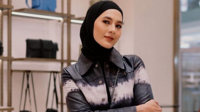 paula-verhoeven-blak-blakan-ungkap-alasan-lebih-pilih-pergi-umroh-tanpa-izin-baim-wong_d7fb69e.jpg