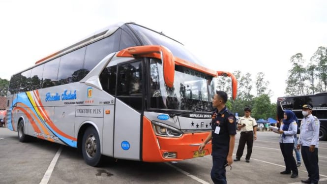 polisi-larang-bus-pakai-klakson-telolet-melanggar-bakal-ditilang_0b222d4.jpg