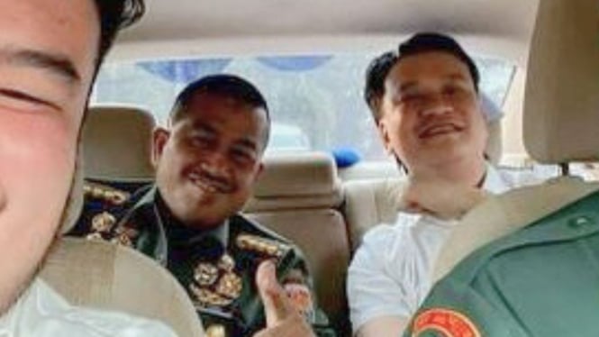 profil-kolonel-tni-yang-foto-bareng-ivan-sugianto-ternyata-bukan-orang-sembarangan_9429918.jpg