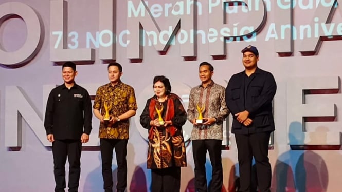 sukses-jadi-cdm-olimpiade-2024-anindya-bakrie-raih-penghargaan-exceptional-leadership-in-team-indonesia_137472b.jpg