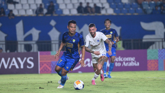 terpuruk-di-dasar-klasemen-persib-menolak-lempar-handuk_51d8e32.jpg