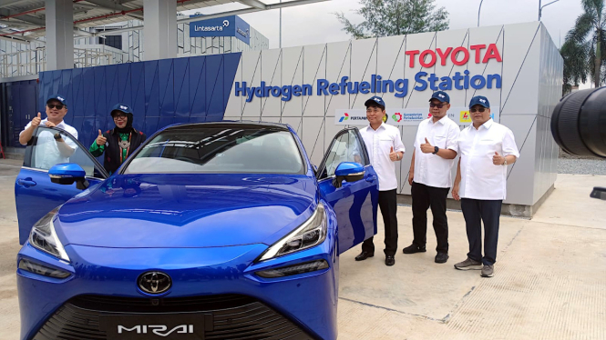 toyota-indonesia-resmikan-stasiun-pengisian-hidrogen-cuma-butuh-waktu-3-menit_eed0741.jpg