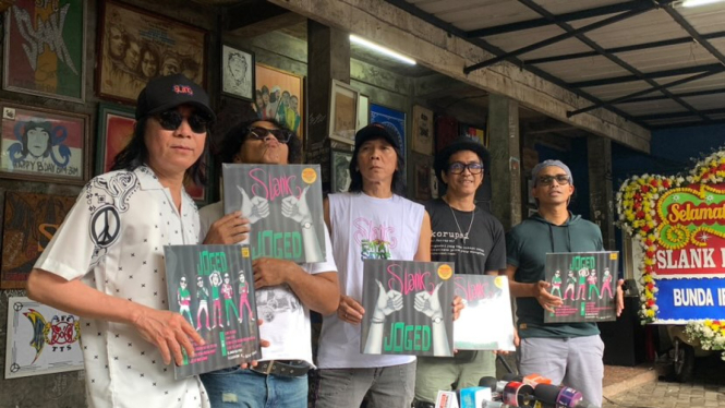 ulang-tahun-ke-41-slank-rilis-piringan-hitam-eksklusif-untuk-para-slankers_2b9c618.jpg