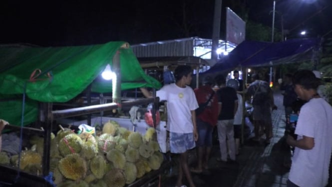 viral-kasus-dugaan-pemerasan-di-labuan-bajo-polisi-minta-maaf-dan-janji-ganti-durian-pedagang_ab7a63f.jpg