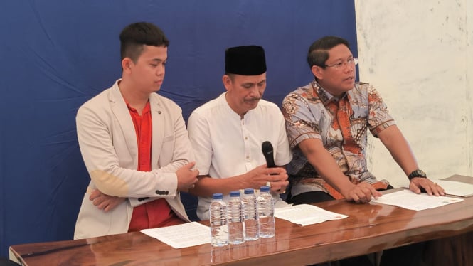 asal-usul-mobil-mewah-kades-kohod-jual-brio-buat-dp-kredit-rubicon_3f4337f.jpg