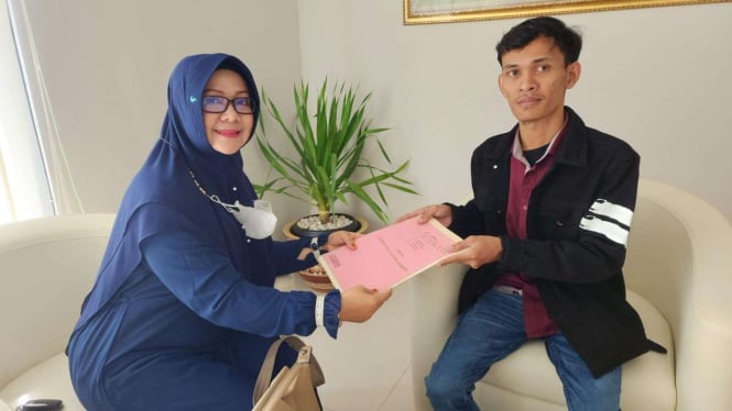 dari-pelayan-jadi-selebgram_6e60789.jpg