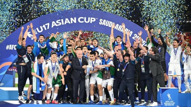 ganasnya-uzbekistan-main-9-orang-libas-arab-saudi-dan-juara-piala-asia-u-17_c056c09-1.jpg