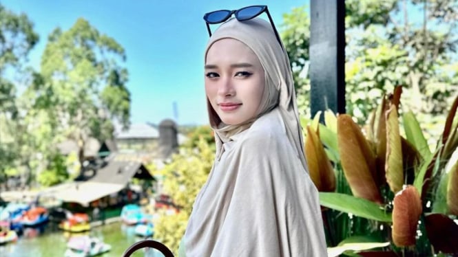 inara-rusli-ungkap-kata-kata-pedas-dari-keluarga-yang-menyakitinya-saat-bercerai_0d374fe.jpg