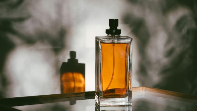 10-rekomendasi-parfum-pria-murah-wangi-elegan-harga-ramah-di-kantong_6e82aca.jpg