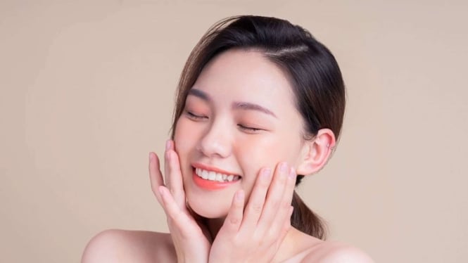 9-cara-ampuh-agar-wajah-terlihat-cerah-secara-alami-dan-sehat_40f709e.jpg