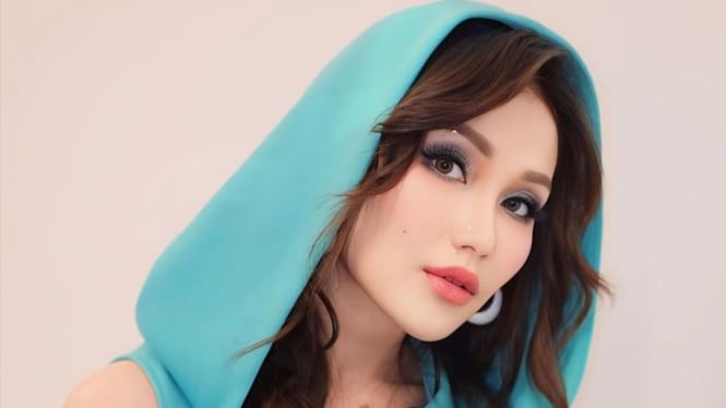 akhirnya-terungkap-isi-pembicaraan-intim-ayu-ting-ting-dengan-orang-tua-soal-mantan-tunangan_218e11e.jpg