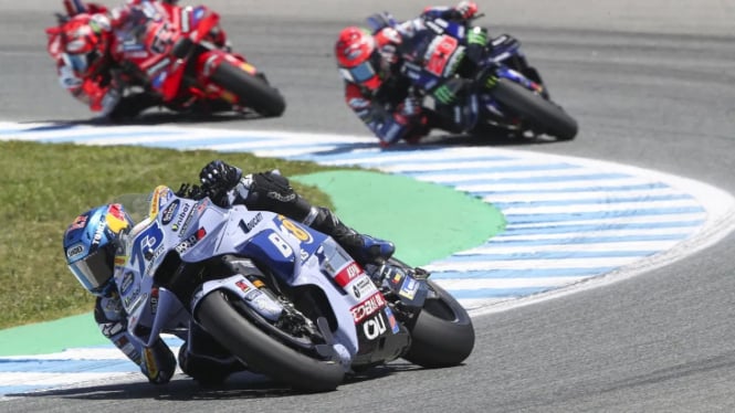 alex-marquez-depak-sang-kakak-dari-puncak-klasemen-usai-menangi-motogp-spanyol-2025_65d340b.jpg