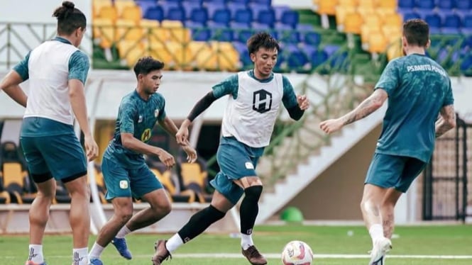 barito-putera-tancap-gas-siapkan-strategi-terbaik-jelang-laga-krusial-vs-persita-tangerang_37d8c48.jpg