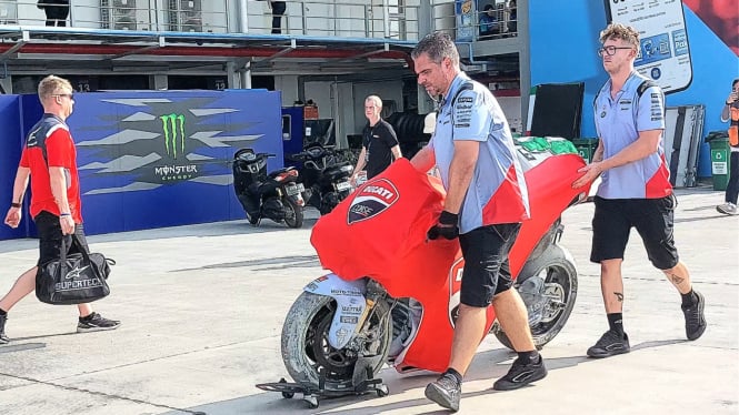 begini-kondisi-motor-marc-marquez-usai-terbakar-di-sirkuit-mandalika_64e07f3.jpg