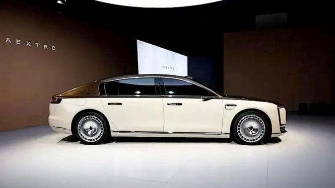 belum-dijual-ribuan-orang-sudah-pesan-mobil-china-pesaing-maybach_946ef81.jpg