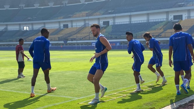 belum-pikirkan-selebrasi-juara-kapten-persib-fokus-pertandingan-lawan-barito-putera_9ebd652.jpg