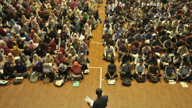 biaya-kuliah-kian-tinggi-kampus-didorong-sediakan-solusi-keuangan-inklusif_978ac64.jpg