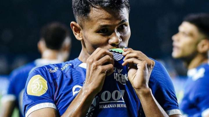 bobol-gawang-persija-dimas-drajad-saya-tahu-kelemahan-rizky-ridho_234ff59.jpg